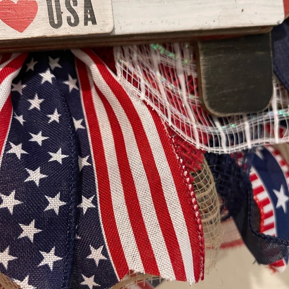 “Red Truck” Patriotic WREATH Red, White & Blue wreath 20” VERY FULL! Flag colors - Picture 5 of 9